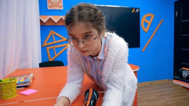 ДРУГ МАШИ ВЫДАЁТ СЕБЯ ЗА КИРИЛЛА!!! смотреть онлайн