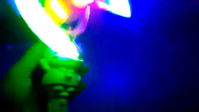 Светящаяся вертушка смотреть онлайн