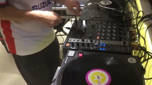 DJ 9-BAR - 04-09-2018 : 2 / 3 for Tuesday this week - Absolute UK Garage Old Skool Bangers Again! смотреть онлайн