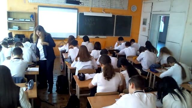 Урок 7Б Вероятность и статистика. Учитель Федотова Е.П. Медиана. Устойчивость медианы. смотреть онлайн