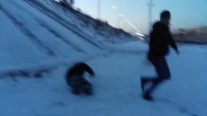 СУЧКА Получил Ногой По Яйцам ))))