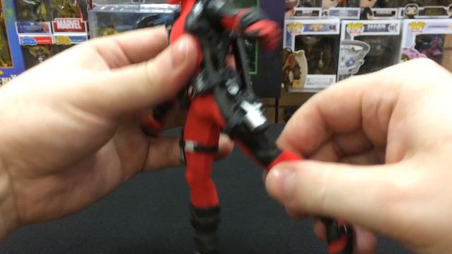 Обзор фигурки Дэдпула — Mezco Marvel Universe 1/12 Deadpool Figure Review