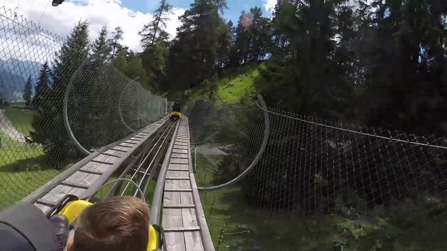 Rodelbahn Alpine Coaster, Imst Austria. Full ride in HQ (1080p 25fps, Go Pro Hero3+ Black Edition) смотреть онлайн