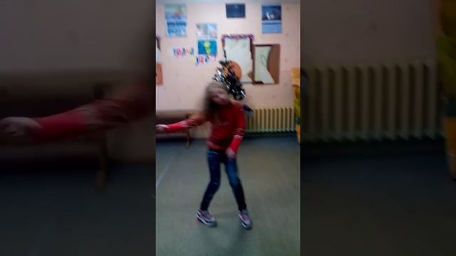 Яна танцует класс 2) смотреть онлайн