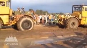 v s mobiБитва тракторов Перетягивание каната