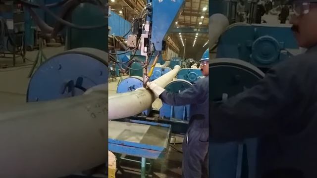 Small bore stainless steel pipe welding in sub-arc machine. смотреть онлайн