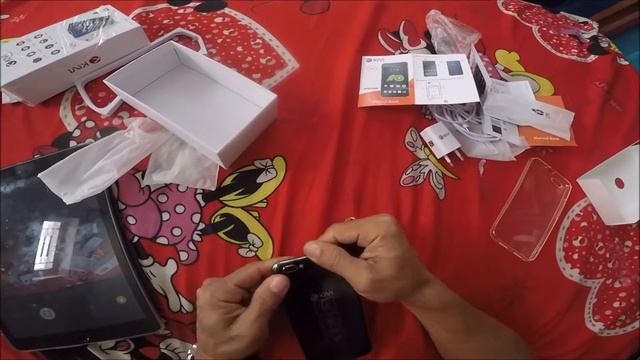 Kivi Phone The Cheapest and The Best Phone , Amer Limbu Unboxing and Reviews смотреть онлайн