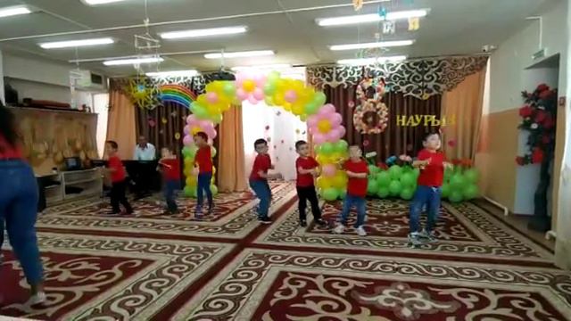 8 марта танец для мам ))) смотреть онлайн