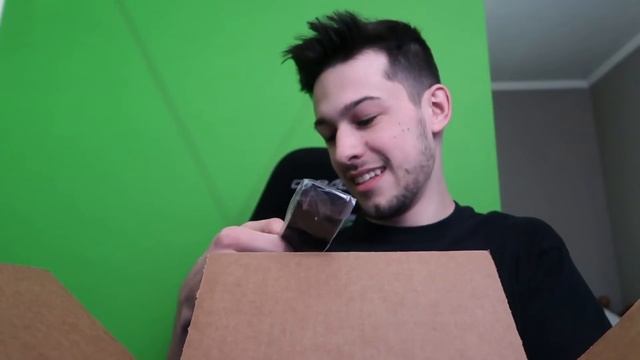 Unboxing: Panic! at the Disco Mystery Bundles! смотреть онлайн