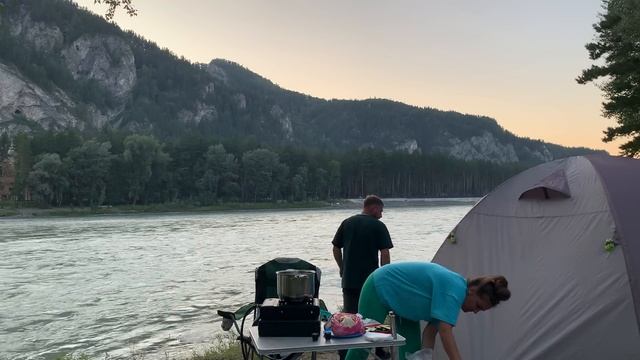 Готовлю ужин, варю раков