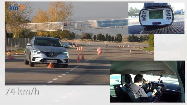 Renault Mégane 2020 - Maniobra de esquiva y eslalon | km77.com смотреть онлайн