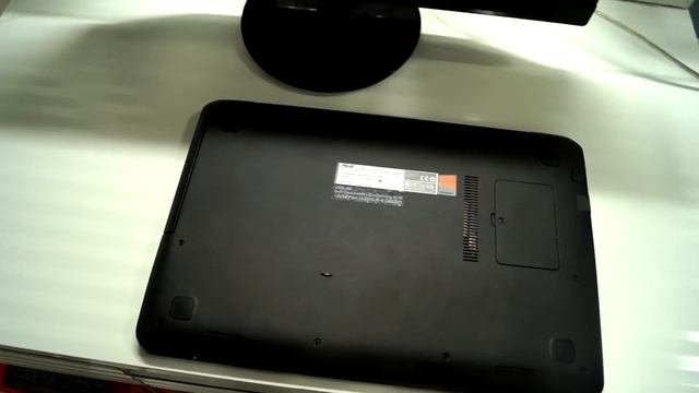 Asus A555 / X555 / K555 Budget Laptop Review! - [Core i5 / GT 930M / 8 GB] смотреть онлайн