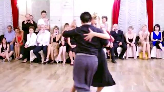 Noelia Hurtado y Carlitos Espinoza Milonga a Rovereto (TN) 9 giugno 2012 - 1/5 смотреть онлайн