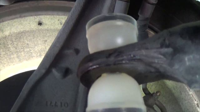 How to Replace Sway Bar Links (2007 Ford Explorer 2WD Example) • Cars Simplified смотреть онлайн