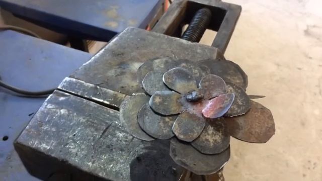 Роза из 2 мм железа