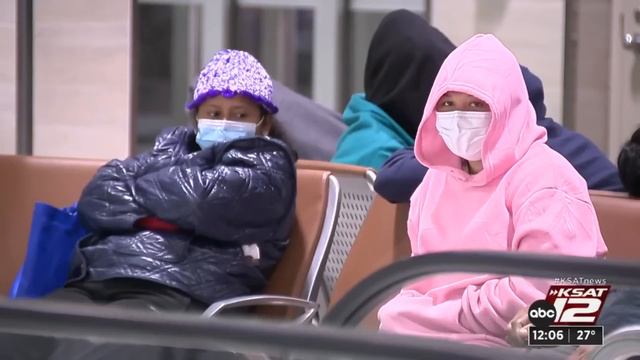 Local air travelers among millions grounded, delayed by winter weather смотреть онлайн