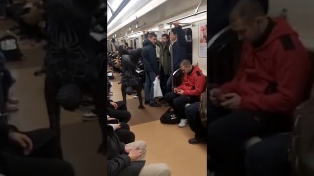 #прикол #угар #паук #человек #человекпаук #видео #лайфхак #метро #Shorts смотреть онлайн