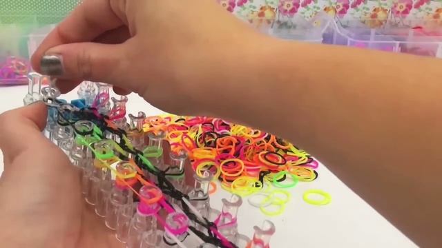 Чехол для смартфона из резинок радужек на станке Rainbow Loom | LOOM BANDS ЧЕХОЛ смотреть онлайн