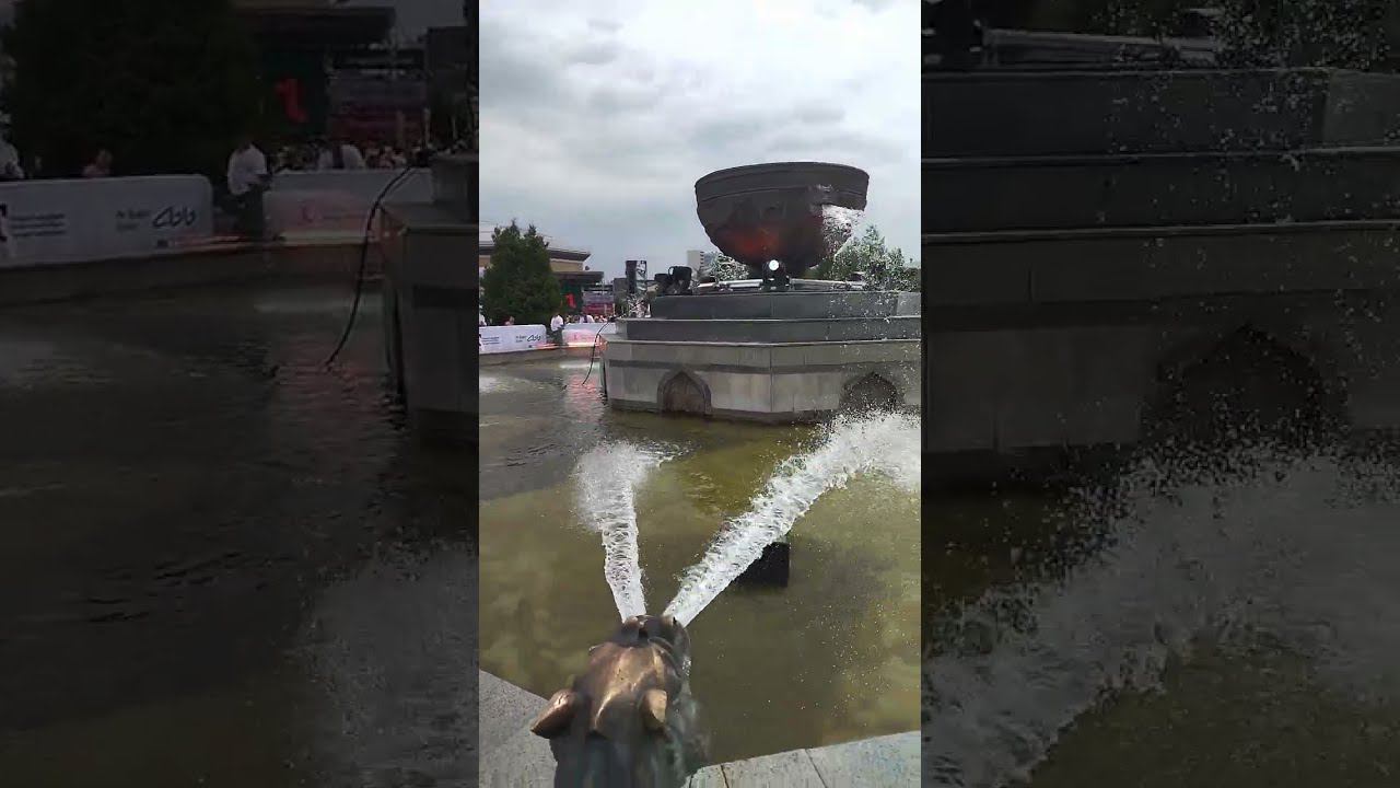 А вода бесплатно. Фонтан красава! Необычный в "Парке Тысячелетия Казани". смотреть онлайн