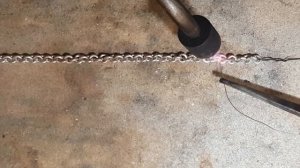 Процесс изготовления цепочки панцирного плетения.