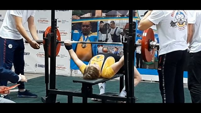 Виталий Савин - соревновательный жим 127,5 кг смотреть онлайн