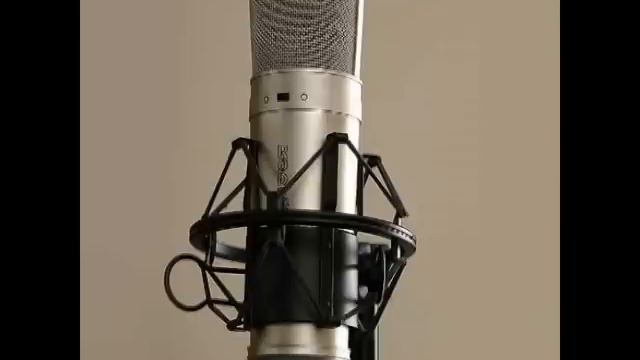 Microphone comparison. MXL 992, V67g, Rode NT2, Beta 58a смотреть онлайн