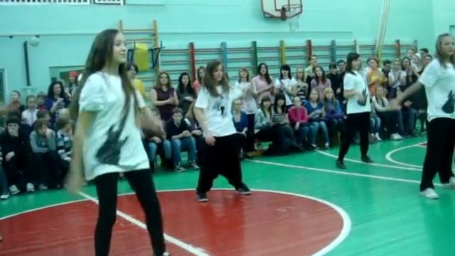 День Здоровья 2010 - Танцы - 6Б смотреть онлайн
