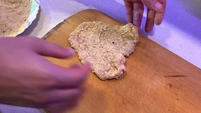 Что едят в Австрии!?Как приготовить Венский шницель из свинины дома смотреть онлайн