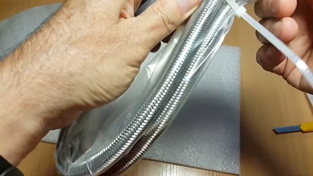 Стильный кран для кухни с тремя входами. смотреть онлайн