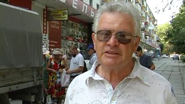 Гостей и жителей города угощали лечебной водой «Феодосийская» смотреть онлайн