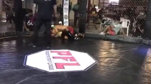 Alejandro robles (ultimate fight sparta) vs brayan Aguilar vikingfight смотреть онлайн