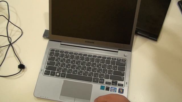ГаджеТы: достаем из коробки ультрабук Samsung 530U3B смотреть онлайн