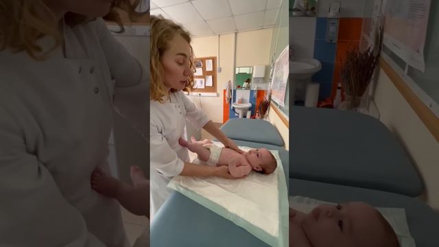 Как положить малыша на пеленальник правильно ? смотреть онлайн