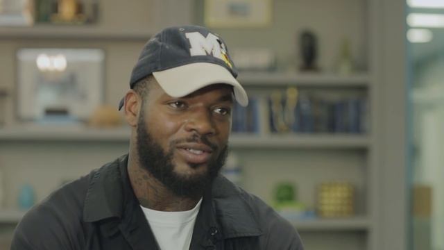 Patriots' Martellus Bennett releases Hey A.J. app смотреть онлайн