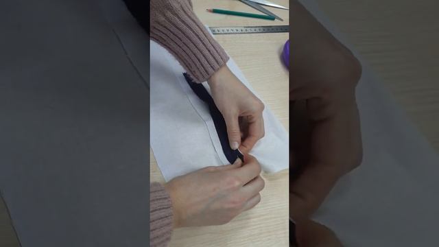 Втачивание потайной молнии (образец) смотреть онлайн