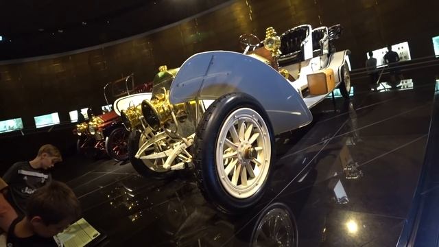 Музей Mercedes-Benz. Путешествие по Европе на машине. Цены. 10 стран. Германия(Мюнхен, Штутгарт). смотреть онлайн