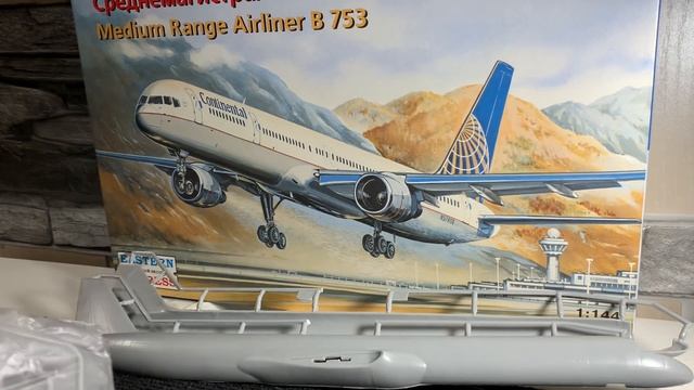 Boeing 757-300 Continental. Модель Боинг 757-300 в масштабе 1/144 смотреть онлайн