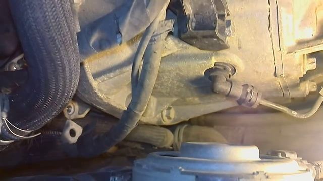 Як знімається стартер на OPEL VIVARO 2.0 смотреть онлайн