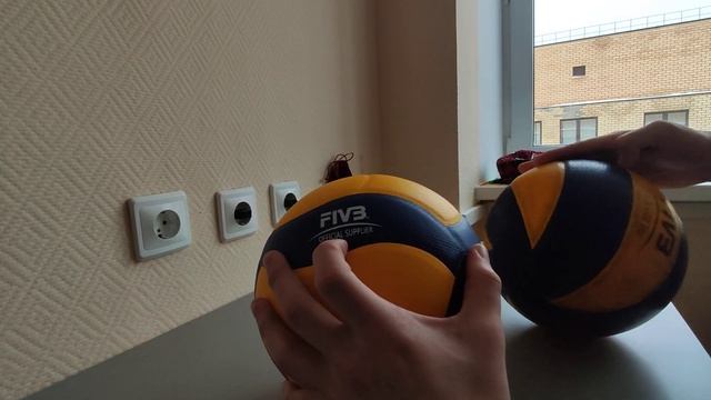 Сравнение и обзор китайского волейбольного мяча Mikasa V200w и оригинального Mikasa Mva 200