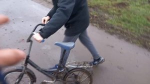 Стант на велосипеде | BMX | ВМХ | Стант на байке | Стант на минивелике в деревне | Макс добыл трайк