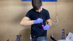 Мешаем правильный цвет эпоксидной смолы