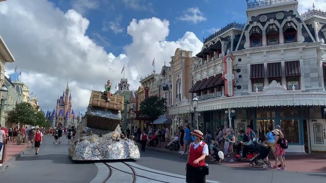 Orlando in 60 - Fly with Tinkerbell at Disney’s Magic Kingdom смотреть онлайн