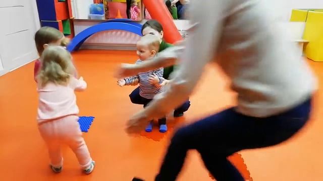 Танцы с мамой смотреть онлайн