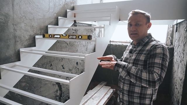 Какую лестницу выбрать в дом в 2022 году? Проектирование, материал и покраска лестниц смотреть онлайн