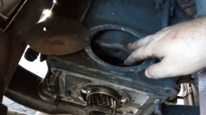 Как снять КПП бензинового пазика и заменить корзину сцепления .