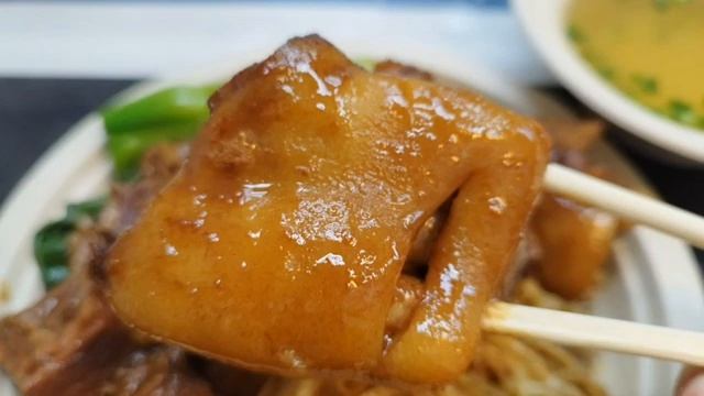 康記。石塘咀?????Hong Kee。Shek Tong Tsui смотреть онлайн