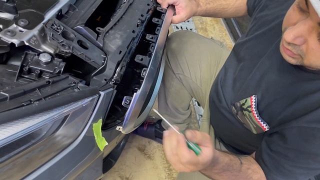 BMW 8 Series Front Grill Removal