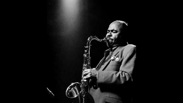 Benny Golson- April in Paris смотреть онлайн