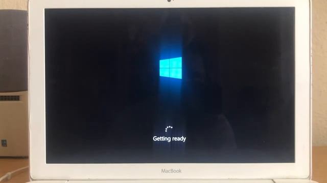 How to install Windows 10 pro 64 bits on macbook mid 2010 A1342 смотреть онлайн