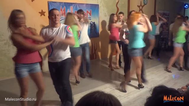 Шоу-группа Bachata Romantica "Loco", студия Malecon смотреть онлайн